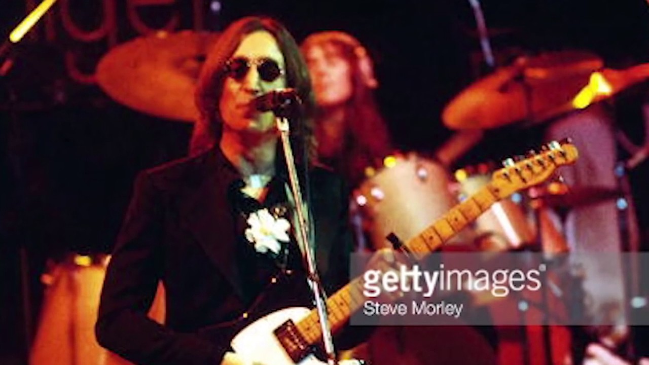 Back-In-Time-Elton-John-and-John-Lennon-performing-I-Saw-He-Standing-There